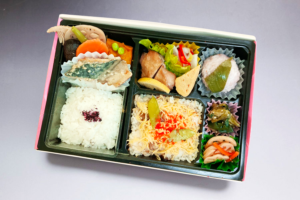 ぜいたく弁当（お茶付き）　1,200円（税込1,296円）