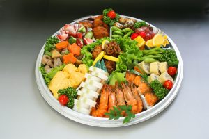 和風唐揚げが入ったオードブル