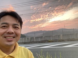 朝焼けとともに