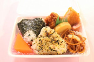 【お子様にピッタリ！おむすび弁当】